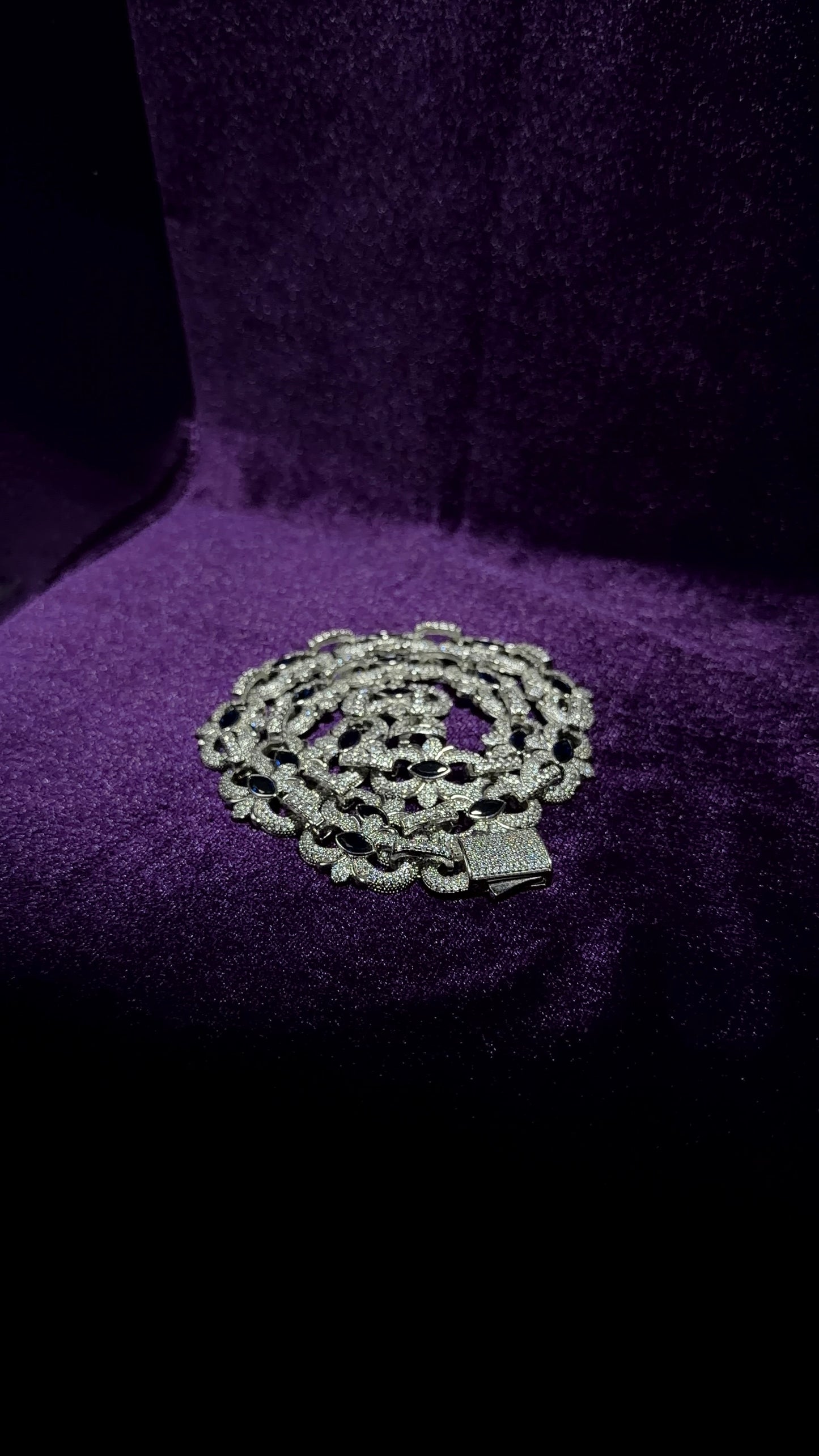 Silver Iced out Clovower Link necklace