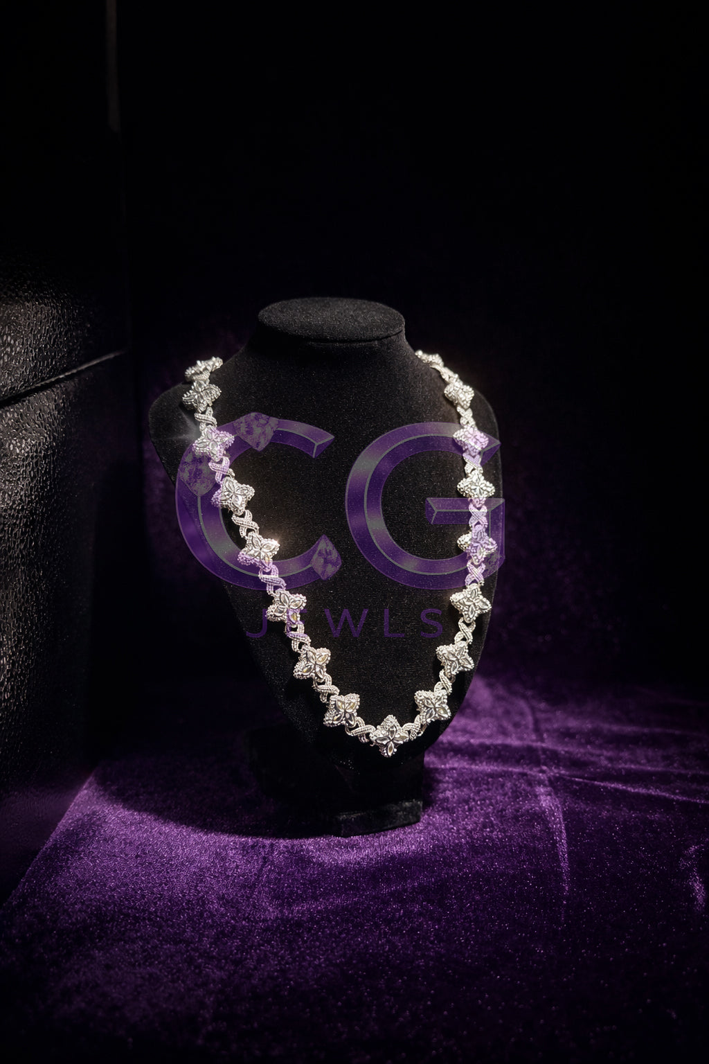 Silver White clover necklace